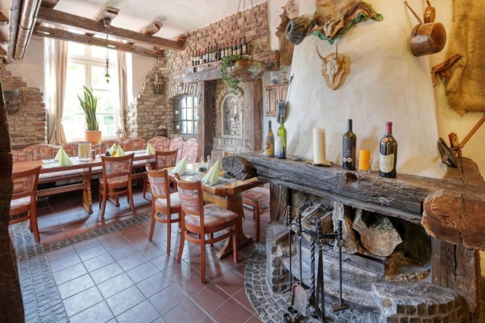 Hotel Restaurant Mathildenhof Пульхайм Экстерьер фото