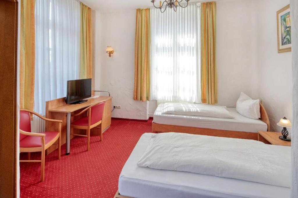 Hotel Restaurant Mathildenhof Пульхайм Номер фото